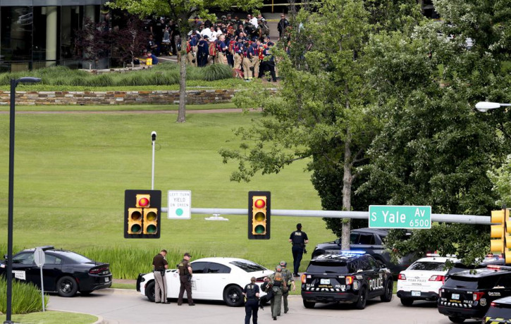 Tulsa police and firefighters respond to a shooting at the Natalie Medical Building Wednesday, June 1, 2022. in Tulsa, Oklahoma.