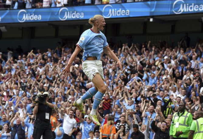 Manchester City's Erling Haaland celebrates scoring his side's fourth goal to complete his hat-trick during the English Premier League match against Crystal Palace at the Etihad Stadium in Manchester, England, Saturday, Aug 27, 2022. (AP/RSS Photo)