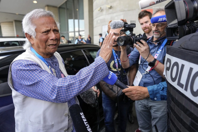 Nobel laureate Muhammad Yunus arrived at a French airport on Wednesday to depart for Bangladesh where he is expected to head the country’s interim government.  AP/RSS Photo