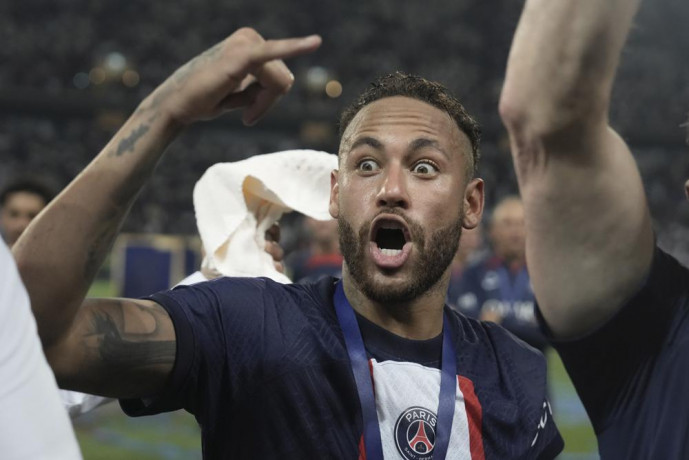 PSG's Neymar celebrates after winning the French Super Cup final soccer match between Nantes and Paris Saint-Germain at Bloomfield Stadium in Tel Aviv, Israel, Sunday, July 31, 2022. PSG won 4-0. (AP/RSS Photo)