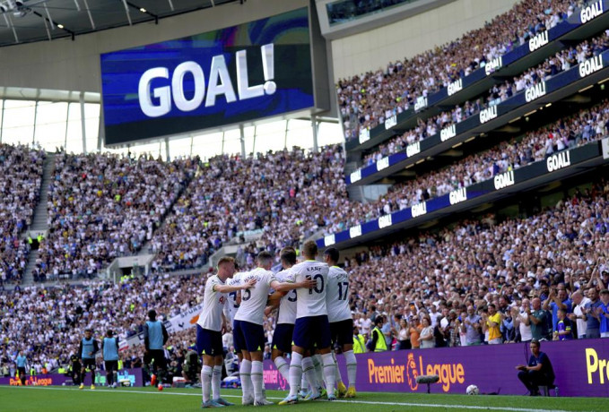 Tottenham Hotspur's Eric Dier celebrates with his teammates after scoring their side's second goal of the game during the EPL match with Southampton at Tottenham Hotspur Stadium, London, Saturday Aug. 6, 2022. AP/RSS Photo