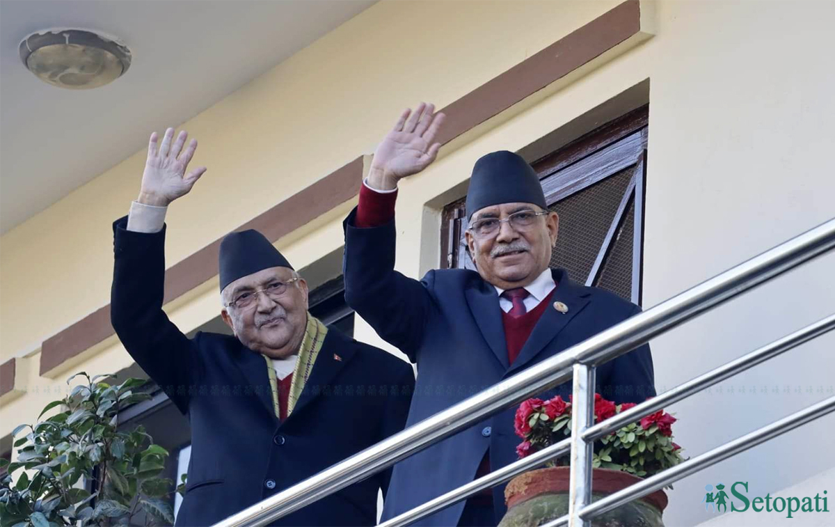 File photo of Oli (l) and Dahal