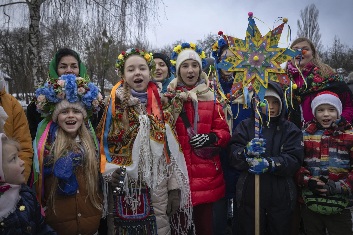 Ukraine celebrates Christmas on Dec. 25 for the first time, distancing