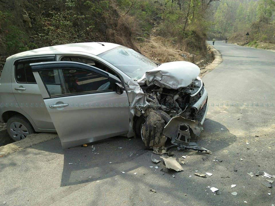 Four CPN leaders injured as truck hits car