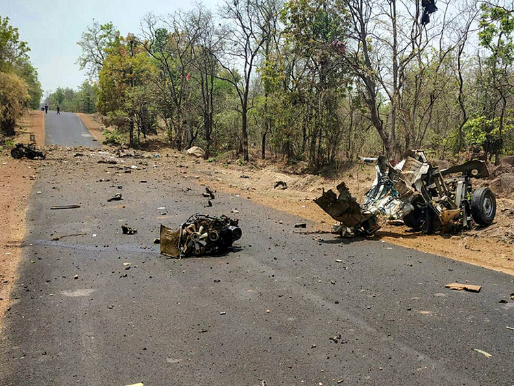 Maoist rebels kill 15 police commandos, driver in west India