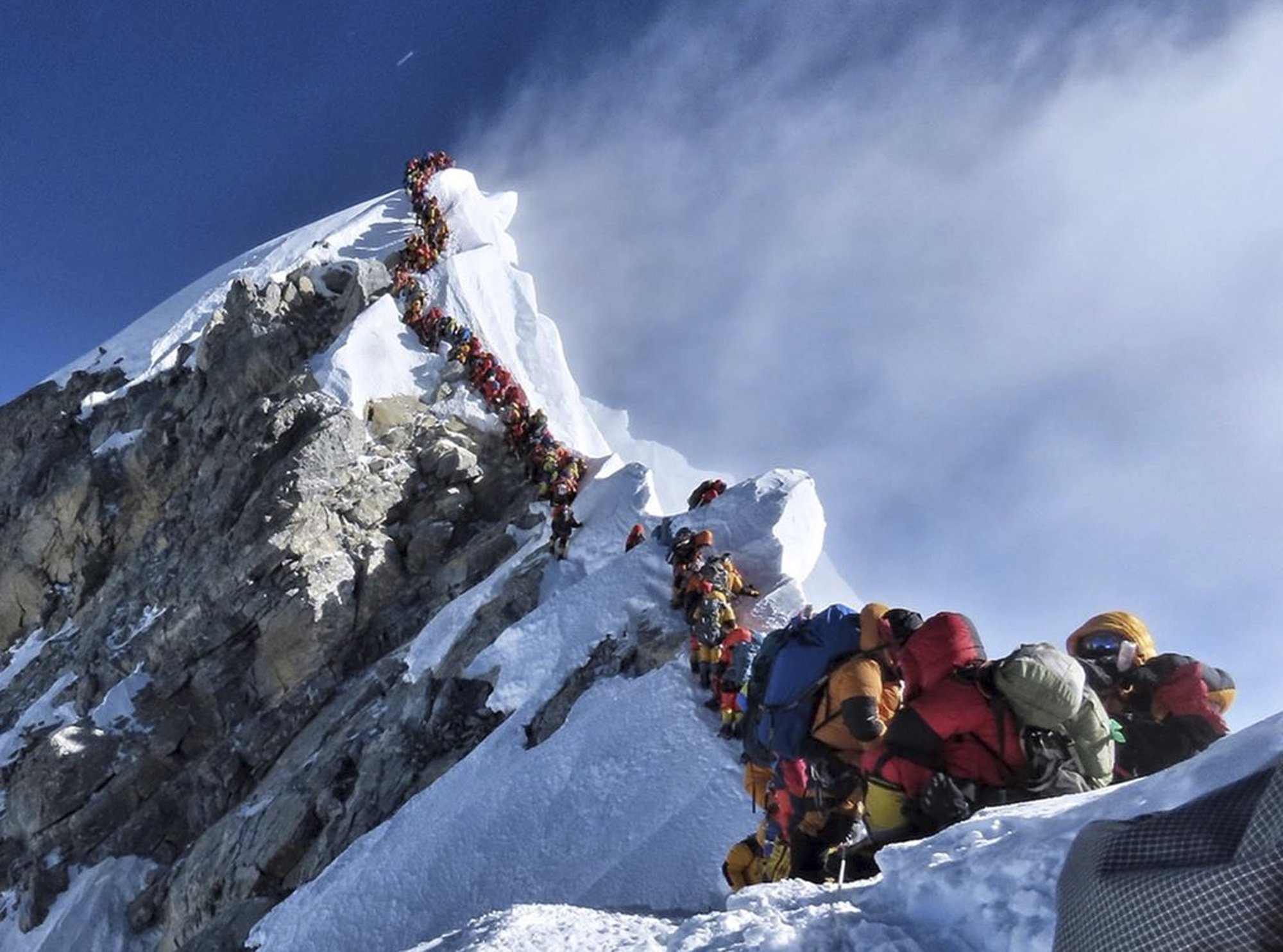 Scientist warns of Everest dangers from pollution, melting